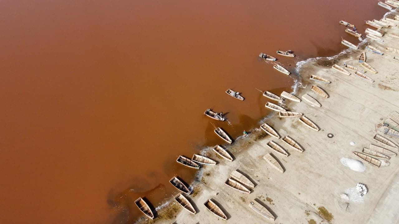 Le Lac Rose et ses eaux roses, Sénégal